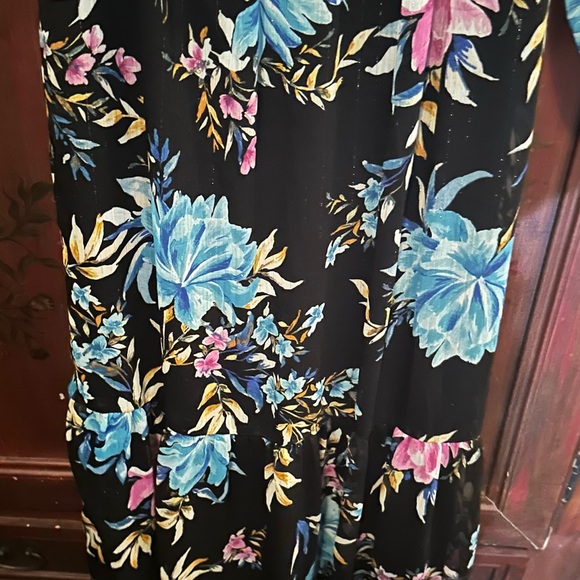 Fourteenth Place Floral Maxi Dress - Picture 4 of 6